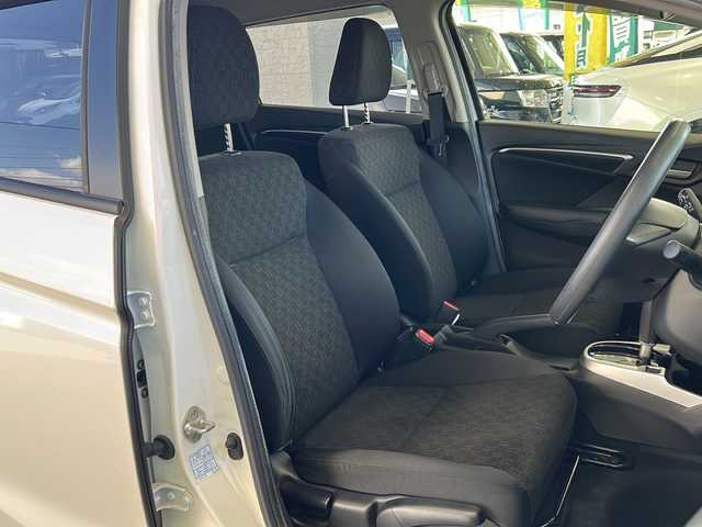 ホンダ フィット 13G Fパッケージ 愛媛県 2017(平29)年 2万km プレミアムホワイトパールⅡ Gorillaポータブルナビ(ワンセグTV/SD)/ETC/スペアキー/社外フロアマット