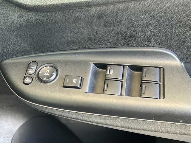 ホンダ フィット 13G Fパッケージ 愛媛県 2017(平29)年 2万km プレミアムホワイトパールⅡ Gorillaポータブルナビ(ワンセグTV/SD)/ETC/スペアキー/社外フロアマット