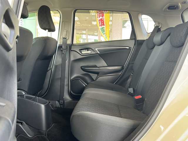 ホンダ フィット 13G Fパッケージ 愛媛県 2017(平29)年 2万km プレミアムホワイトパールⅡ Gorillaポータブルナビ(ワンセグTV/SD)/ETC/スペアキー/社外フロアマット