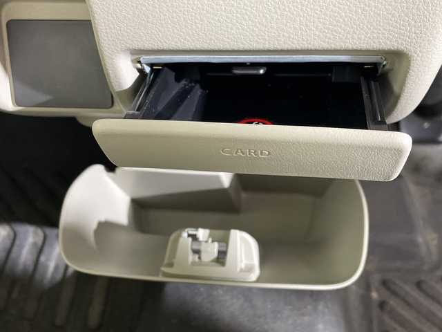 日産 ＮＶ１００クリッパー リオ G 神奈川県 2021(令3)年 3.2万km Ｄグリーン 純正7インチSDナビ(MJ120D-W)/前後ドライブレコーダー/衝突被害軽減システム/車線逸脱警報/バックカメラ/両側パワースライドドア/横滑り防止装置/ETC/LEDヘッドライト/オートライト/ウィンカーミラー/電動格納ミラー/プッシュスタート/スマートキー/フロアマット