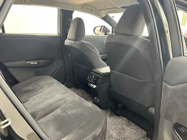 レクサス ＲＺ 450e バージョンL 兵庫県 2023(令5)年 1.5万km グラファイトブラックガラスフレーク ・純正14インチディスプレイオーディオ＋コネクティッドナビ/・Bluetooth/USB/TV/AM/FM/・パノラミックビューモニター/・Lexus Teammate/・Advanced Park/・Advanced Drive/・Lexus Safety System＋/・プリクラッシュセーフティ/・レーンディバーチャーアラート/・レーダクルーズコントロール/・アダプティブハイビームシステム/・ロードサインアシスト/・発進遅れ告知機能/・ドライバー異常時対応システム/・ドライバーモニター連動/・フロントクロストラフィックアラート/・プロアクティブドライビングアシスト/・クリアランスソナー/・ブラインドスポットモニター/・後方車両接近告知/・周辺車両接近時サポート/・セカンダリーコリジョンブレーキ/・安心降車アシスト/・パーキングサポートブレーキ/・革巻きステアリング/・ステアリングスイッチ/・パドルシフト/・ステアリングヒーター/・電動リアゲート/・前席パワーシート/・全席シートヒーター/・前席ベンチレーション/・純正フロアマット/・LEDヘッドライト/・純正アルミホイールタイヤ/・ビルトインETC2.0/・ドライブレコーダー/・スマートキー/・充電ケーブル積込