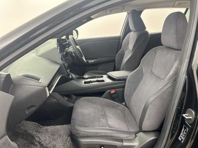 レクサス ＲＺ 450e バージョンL 兵庫県 2023(令5)年 1.5万km グラファイトブラックガラスフレーク ・純正14インチディスプレイオーディオ＋コネクティッドナビ/・Bluetooth/USB/TV/AM/FM/・パノラミックビューモニター/・Lexus Teammate/・Advanced Park/・Advanced Drive/・Lexus Safety System＋/・プリクラッシュセーフティ/・レーンディバーチャーアラート/・レーダクルーズコントロール/・アダプティブハイビームシステム/・ロードサインアシスト/・発進遅れ告知機能/・ドライバー異常時対応システム/・ドライバーモニター連動/・フロントクロストラフィックアラート/・プロアクティブドライビングアシスト/・クリアランスソナー/・ブラインドスポットモニター/・後方車両接近告知/・周辺車両接近時サポート/・セカンダリーコリジョンブレーキ/・安心降車アシスト/・パーキングサポートブレーキ/・革巻きステアリング/・ステアリングスイッチ/・パドルシフト/・ステアリングヒーター/・電動リアゲート/・前席パワーシート/・全席シートヒーター/・前席ベンチレーション/・純正フロアマット/・LEDヘッドライト/・純正アルミホイールタイヤ/・ビルトインETC2.0/・ドライブレコーダー/・スマートキー/・充電ケーブル積込