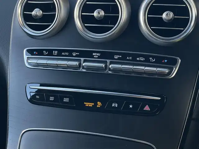 メルセデス・ベンツ ＧＬＣ２２０ d 4マチック クーペ AMGライン 山梨県 2020(令2)年 4.2万km オブシディアンブラック 後期　/パノラマＳＲ/ＲＳＰ/ＡＣＣ　/ＢＳＡ/ＬＫＡ/パイロットＡ　/純正メモリナビ　/全周囲Ｃ　/フルセグ　/ＢＴ　/カープレイ（サブスク）/Ｐシート　/シートＨ/Ｐバックドア　/Ａライト/Ａハイビーム　/スペアキー