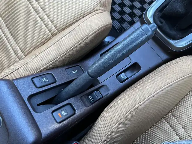 ダイハツ コペン ローブ 鳥取県 2015(平27)年 1.8万km パールホワイトⅢ 5速ミッション・ターボ/ツートンカラー/電動オープン/社外ディスプレイオーディオ/BT/USB/バックカメラ・ETC/前席シートヒーター/LEDヘットライト/フォグライト/ローダウンスプリング/純正16インチアルミホイール/プッシュエンジンスタート/ブースト圧計/フロアマット