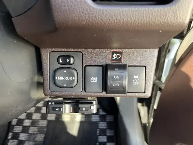 ダイハツ コペン ローブ 鳥取県 2015(平27)年 1.8万km パールホワイトⅢ 5速ミッション・ターボ/ツートンカラー/電動オープン/社外ディスプレイオーディオ/BT/USB/バックカメラ・ETC/前席シートヒーター/LEDヘットライト/フォグライト/ローダウンスプリング/純正16インチアルミホイール/プッシュエンジンスタート/ブースト圧計/フロアマット