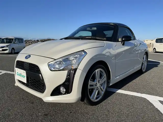ダイハツ コペン ローブ 鳥取県 2015(平27)年 1.8万km パールホワイトⅢ 5速ミッション・ターボ/ツートンカラー/電動オープン/社外ディスプレイオーディオ/BT/USB/バックカメラ・ETC/前席シートヒーター/LEDヘットライト/フォグライト/ローダウンスプリング/純正16インチアルミホイール/プッシュエンジンスタート/ブースト圧計/フロアマット