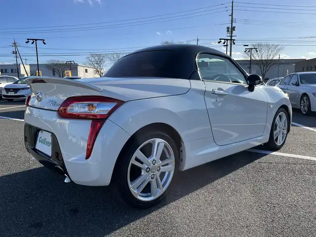 ダイハツ コペン ローブ 鳥取県 2015(平27)年 1.8万km パールホワイトⅢ 5速ミッション・ターボ/ツートンカラー/電動オープン/社外ディスプレイオーディオ/BT/USB/バックカメラ・ETC/前席シートヒーター/LEDヘットライト/フォグライト/ローダウンスプリング/純正16インチアルミホイール/プッシュエンジンスタート/ブースト圧計/フロアマット