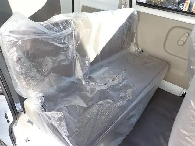 スズキ エブリイ PA リミテッド 千葉県 2025(令7)年 0.1千km スペリアホワイト ハロゲンヘッドライト/アイドリングストップ/横滑り防止装置/盗難防止装置/衝突軽減システム/後方コーナーセンサー/ABS/パワステ/パワーウィンドウ/エアバッグ/スマートキー/スペアキー