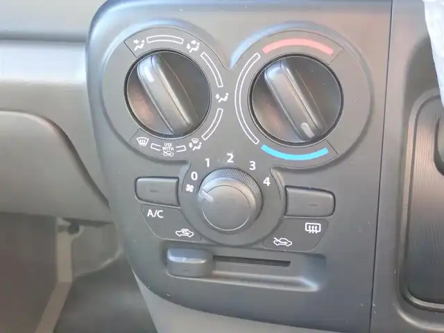 スズキ エブリイ PA リミテッド 千葉県 2025(令7)年 0.1千km スペリアホワイト ハロゲンヘッドライト/アイドリングストップ/横滑り防止装置/盗難防止装置/衝突軽減システム/後方コーナーセンサー/ABS/パワステ/パワーウィンドウ/エアバッグ/スマートキー/スペアキー