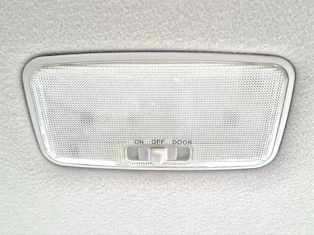 トヨタ ヴィッツ F リミテッドⅡ 大阪府 2010(平22)年 16.5万km ブラックマイカ /純正オーディオ/・CD・FM・AM・AUX//スマートキー//プッシュスタート//ETC//Dインナーミラー型ドライブレコーダー（GOOSERA G53）//HIDヘッドライト