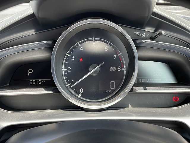 マツダ マツダ２ 15BD 静岡県 2024(令6)年 0.4万km ライトブルー 純正ナビ/・FM/・AM/・Bluetooth/・USB/・スマートフォン連携/・フルセグTV/メーカーオプション/【マツダコネクトパッケージ】/・８．８インチセンターディスプレイ/・車載通信機（コネクティッドサービス対応）/【３６０°セーフティパッケージ】/・３６０°ビューモニター/・フロントパーキングセンサー（センター／コーナ）/・自動防眩ルームミラー/【セーフティクルーズパッケージ】/・スマートブレーキサポート/・レーンキープアシストシステム/・タコメーター（アナログ）/・交通標識認識システム/・アクティブ・ドライビング・ディスプレイ（カラー）/・マツダ・レーダー・クルーズ・コントロール/・ステアリングスイッチパネル加飾/・メーターリング（サテンクロームメッキ）/主要装備/・ＥＴＣ/・アイドリングストップ/・横滑り防止装置/・衝突被害軽減システム/・サイドカーテンエアバッグ/・ＭＴモード付ＡＴ/・ＬＥＤヘッドライト