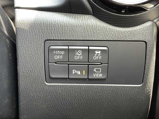 マツダ マツダ２ 15BD 静岡県 2024(令6)年 0.4万km ライトブルー 純正ナビ/・FM/・AM/・Bluetooth/・USB/・スマートフォン連携/・フルセグTV/メーカーオプション/【マツダコネクトパッケージ】/・８．８インチセンターディスプレイ/・車載通信機（コネクティッドサービス対応）/【３６０°セーフティパッケージ】/・３６０°ビューモニター/・フロントパーキングセンサー（センター／コーナ）/・自動防眩ルームミラー/【セーフティクルーズパッケージ】/・スマートブレーキサポート/・レーンキープアシストシステム/・タコメーター（アナログ）/・交通標識認識システム/・アクティブ・ドライビング・ディスプレイ（カラー）/・マツダ・レーダー・クルーズ・コントロール/・ステアリングスイッチパネル加飾/・メーターリング（サテンクロームメッキ）/主要装備/・ＥＴＣ/・アイドリングストップ/・横滑り防止装置/・衝突被害軽減システム/・サイドカーテンエアバッグ/・ＭＴモード付ＡＴ/・ＬＥＤヘッドライト