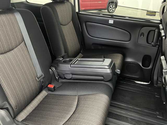 日産 セレナ ハイウェイスター Vセレ +Safty 長崎県 2014(平26)年 7万km ブリリアントホワイトパール カロッツェリア８インチナビ（ＡＶＩＣ－ＣＬ９１０）/（フルセグテレビ/CD/ＤＶＤ/Bluetooth）/バックカメラ/クルーズコントロール/両側パワースライドドア/衝突軽減ブレーキ/横滑り防止装置/ETC/ドライブレコーダー/社外15インチアルミホイール/純正フロアマット/レーンディパーチャーアラート/シートバックテーブル/リアサンシェード/フォグライト/黒革ハンドル/電動ウィンカーミラー/電動格納ミラー/ドアバイザー/プッシュスタート