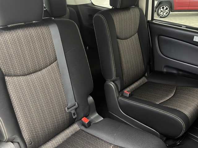 日産 セレナ ハイウェイスター Vセレ +Safty 長崎県 2014(平26)年 7万km ブリリアントホワイトパール カロッツェリア８インチナビ（ＡＶＩＣ－ＣＬ９１０）/（フルセグテレビ/CD/ＤＶＤ/Bluetooth）/バックカメラ/クルーズコントロール/両側パワースライドドア/衝突軽減ブレーキ/横滑り防止装置/ETC/ドライブレコーダー/社外15インチアルミホイール/純正フロアマット/レーンディパーチャーアラート/シートバックテーブル/リアサンシェード/フォグライト/黒革ハンドル/電動ウィンカーミラー/電動格納ミラー/ドアバイザー/プッシュスタート