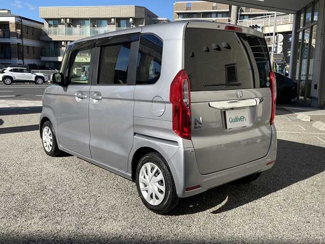 ホンダ Ｎ ＢＯＸ G L ホンダセンシング 兵庫県 2018(平30)年 3.6万km ルナシルバーM HondaSENSING（衝突被害軽減システム）/社外SDナビ/ Bluetooth/USB/iPod/DVD/AM/FM/バックカメラ/純正ビルトインETC/ワンセグテレビ（走行中視聴可能）/片側パワースライドドア/ベンチシート/フルフラットシート/アイドリングストップ/アダプティブクルーズコントロール/アンチロック・ブレーキ・システム/レーンキープアシスト/後方コーナーセンサー/盗難防止装置/横滑り防止装置/純正フロアマット/スマートキー/エアバッグ（W）/オートマチックハイビーム/パワーステアリング/パワーウィンドウ/保証書/取扱説明書