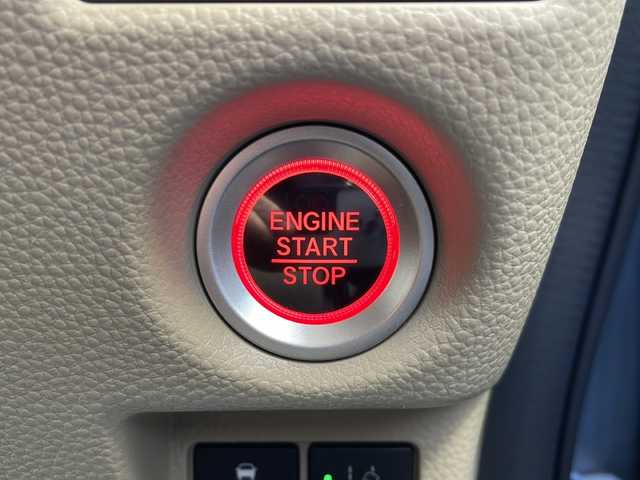 ホンダ Ｎ ＢＯＸ G L ホンダセンシング 兵庫県 2018(平30)年 3.6万km ルナシルバーM HondaSENSING（衝突被害軽減システム）/社外SDナビ/ Bluetooth/USB/iPod/DVD/AM/FM/バックカメラ/純正ビルトインETC/ワンセグテレビ（走行中視聴可能）/片側パワースライドドア/ベンチシート/フルフラットシート/アイドリングストップ/アダプティブクルーズコントロール/アンチロック・ブレーキ・システム/レーンキープアシスト/後方コーナーセンサー/盗難防止装置/横滑り防止装置/純正フロアマット/スマートキー/エアバッグ（W）/オートマチックハイビーム/パワーステアリング/パワーウィンドウ/保証書/取扱説明書