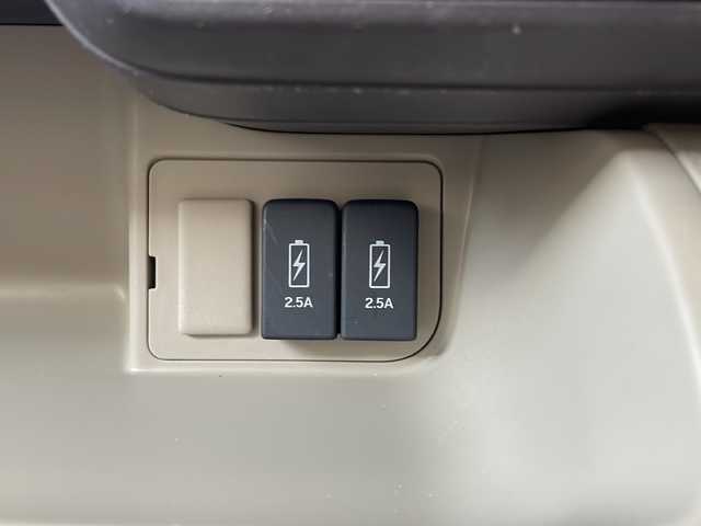 ホンダ Ｎ ＢＯＸ G L ホンダセンシング 兵庫県 2018(平30)年 3.6万km ルナシルバーM HondaSENSING（衝突被害軽減システム）/社外SDナビ/ Bluetooth/USB/iPod/DVD/AM/FM/バックカメラ/純正ビルトインETC/ワンセグテレビ（走行中視聴可能）/片側パワースライドドア/ベンチシート/フルフラットシート/アイドリングストップ/アダプティブクルーズコントロール/アンチロック・ブレーキ・システム/レーンキープアシスト/後方コーナーセンサー/盗難防止装置/横滑り防止装置/純正フロアマット/スマートキー/エアバッグ（W）/オートマチックハイビーム/パワーステアリング/パワーウィンドウ/保証書/取扱説明書