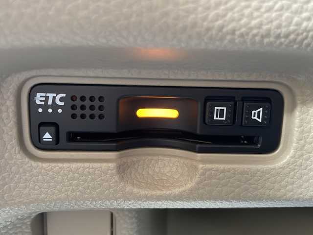 ホンダ Ｎ ＢＯＸ G L ホンダセンシング 兵庫県 2018(平30)年 3.6万km ルナシルバーM HondaSENSING（衝突被害軽減システム）/社外SDナビ/ Bluetooth/USB/iPod/DVD/AM/FM/バックカメラ/純正ビルトインETC/ワンセグテレビ（走行中視聴可能）/片側パワースライドドア/ベンチシート/フルフラットシート/アイドリングストップ/アダプティブクルーズコントロール/アンチロック・ブレーキ・システム/レーンキープアシスト/後方コーナーセンサー/盗難防止装置/横滑り防止装置/純正フロアマット/スマートキー/エアバッグ（W）/オートマチックハイビーム/パワーステアリング/パワーウィンドウ/保証書/取扱説明書