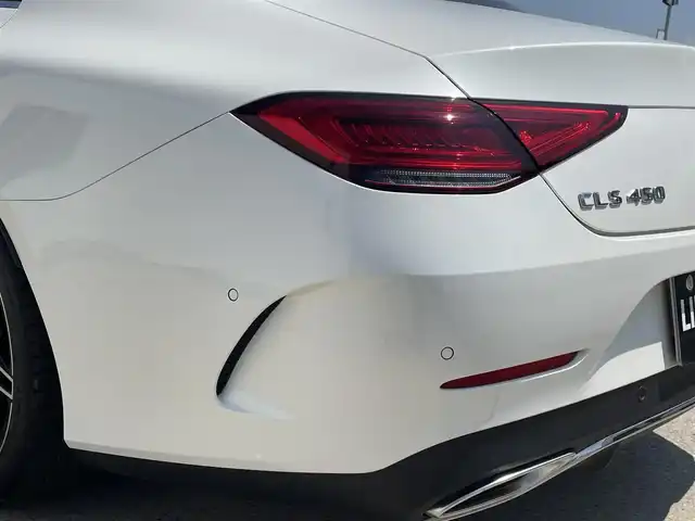 メルセデス・ベンツ ＣＬＳ４５０ 4マチック スポーツ 東京都 2018(平30)年 4.1万km ダイヤモンドホワイト エクスクルーシブパッケージ/サンルーフ/Burmesterサウンド/360°カメラ/ヘッドアップディスプレイ/アダプティブクルーズコントロール/純正ナビ/Bluetooth/フルセグTV/Apple Car Play/ESP/アクティブブレーキアシスト/レーンキープアシスト/パークアシスト/エアサス/D/N席パワーシート（メモリ機能付）/全席シートヒーター/D/N席シートベンチレーション/パワーバックドア/パドルシフト/パヒュームアトマイザー/ETC2.0/ブラックレザーシート