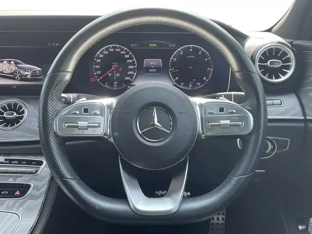 メルセデス・ベンツ ＣＬＳ４５０ 4マチック スポーツ 東京都 2018(平30)年 4.1万km ダイヤモンドホワイト エクスクルーシブパッケージ/サンルーフ/Burmesterサウンド/360°カメラ/ヘッドアップディスプレイ/アダプティブクルーズコントロール/純正ナビ/Bluetooth/フルセグTV/Apple Car Play/ESP/アクティブブレーキアシスト/レーンキープアシスト/パークアシスト/エアサス/D/N席パワーシート（メモリ機能付）/全席シートヒーター/D/N席シートベンチレーション/パワーバックドア/パドルシフト/パヒュームアトマイザー/ETC2.0/ブラックレザーシート