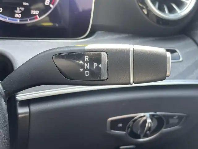 メルセデス・ベンツ ＣＬＳ４５０ 4マチック スポーツ 東京都 2018(平30)年 4.1万km ダイヤモンドホワイト エクスクルーシブパッケージ/サンルーフ/Burmesterサウンド/360°カメラ/ヘッドアップディスプレイ/アダプティブクルーズコントロール/純正ナビ/Bluetooth/フルセグTV/Apple Car Play/ESP/アクティブブレーキアシスト/レーンキープアシスト/パークアシスト/エアサス/D/N席パワーシート（メモリ機能付）/全席シートヒーター/D/N席シートベンチレーション/パワーバックドア/パドルシフト/パヒュームアトマイザー/ETC2.0/ブラックレザーシート