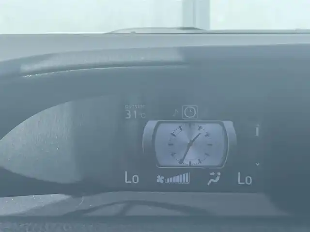 トヨタ ノア Si GRスポーツ 千葉県 2020(令2)年 1.5万km ラグジュアリーホワイトパールクリスタルシャインガラスフレーク トヨタセーフティセンス/・衝突軽減ブレーキ/レーンキープアシスト/・オートハイビーム/クリアランスソナー/純正12インチフリップダウンモニター/純正10インチナビ(NSZN-Z68T)/・フルセグ/BT/DVD/CD/バックカメラ/ステアリングスイッチ/ETC2.0/両側パワースライドドア/ハーフレザーシート/LEDヘッドライト/オートライト/フォグライト/スマートキー/プッシュスタート/純正フロアマット/純正18インチAW