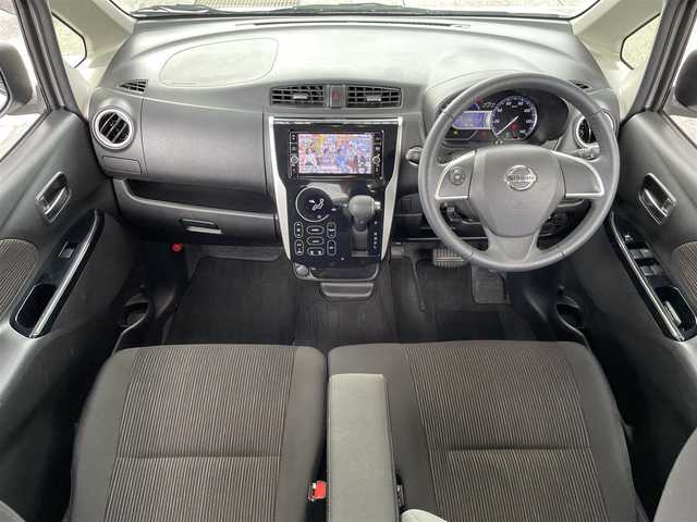 日産 デイズ ハイウェイスターX 三重県 2018(平30)年 6.2万km ホワイトパール 登録時61411km/禁煙車/純正ナビ/（AM/FM/TV/Bluetooth）/フルセグTV/アラウンドビューモニター/アイドリングストップ/純正ドライブレコーダー/プッシュスタート/衝突軽減システム/スペアキー