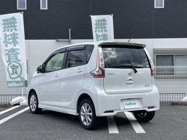 日産 デイズ ハイウェイスターX 三重県 2018(平30)年 6.2万km ホワイトパール 登録時61411km/禁煙車/純正ナビ/（AM/FM/TV/Bluetooth）/フルセグTV/アラウンドビューモニター/アイドリングストップ/純正ドライブレコーダー/プッシュスタート/衝突軽減システム/スペアキー