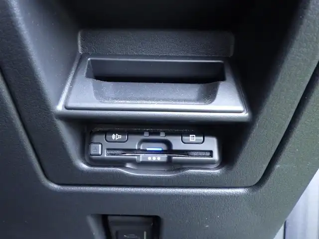 マツダ ＣＸ－６０ 25S Lパッケージ 千葉県 2023(令5)年 2.4万km マシーングレープレミアムM 235/50R20/i-ACTIVSENSE/・スマートブレーキサポート/・レーンキープ・アシスト・システム/・ブラインドスポットモニタリング/アクティブ・ドライビング・ディスプレイ/パワーバックドア/レザーシート/前席パワーシート/シートヒーター/純正SDナビ/地デジTV/【Bluetooth接続】/【Apple CarPlay　Android Auto対応】/360°ビュー・モニター/ワイヤレス充電/革巻きステアリング/ステアリングヒーター/ステアリングスイッチ/パドルシフト/ETC/LEDヘッドライト/ウインカーミラー/コーナーセンサー/純正20インチアルミホイル/サイド/カーテンエアバッグ/アドバンストキーレスエントリー