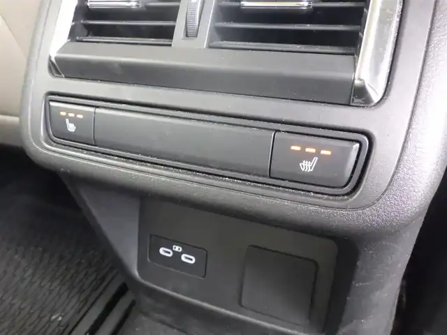 マツダ ＣＸ－６０ 25S Lパッケージ 千葉県 2023(令5)年 2.4万km マシーングレープレミアムM 235/50R20/i-ACTIVSENSE/・スマートブレーキサポート/・レーンキープ・アシスト・システム/・ブラインドスポットモニタリング/アクティブ・ドライビング・ディスプレイ/パワーバックドア/レザーシート/前席パワーシート/シートヒーター/純正SDナビ/地デジTV/【Bluetooth接続】/【Apple CarPlay　Android Auto対応】/360°ビュー・モニター/ワイヤレス充電/革巻きステアリング/ステアリングヒーター/ステアリングスイッチ/パドルシフト/ETC/LEDヘッドライト/ウインカーミラー/コーナーセンサー/純正20インチアルミホイル/サイド/カーテンエアバッグ/アドバンストキーレスエントリー