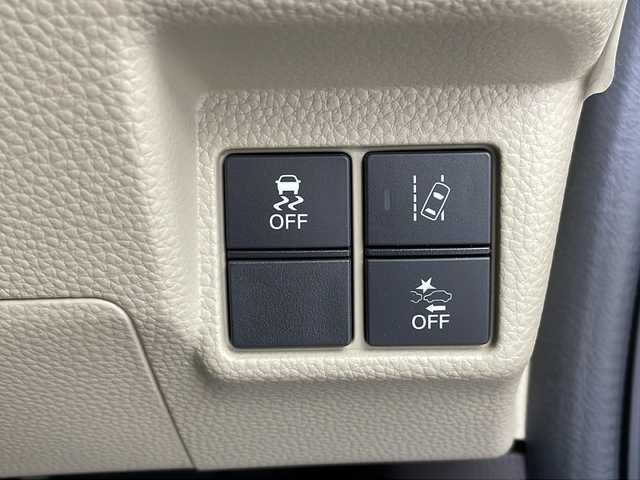 ホンダ Ｎ ＢＯＸ G EX ホンダセンシング 栃木県 2018(平30)年 5.5万km ブリティッシュグリーンP 禁煙車/ホンダセンシング/・衝突軽減ブレーキ/・誤発進抑制機能/・アダプティブクルーズコントロール/・車線維持支援システム/・路外逸脱抑制機能/・先行車発進お知らせ機能/・標識認識機能/純正ナビ/（CD/DVD/BT/TV/FM/AM/USB)/オートライト/オーエアコン/USB入力端子/両側パワースライドドア/スマートキー/プッシュスタート/ETC