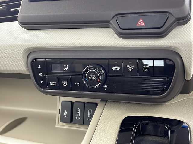 ホンダ Ｎ ＢＯＸ G EX ホンダセンシング 栃木県 2018(平30)年 5.5万km ブリティッシュグリーンP 禁煙車/ホンダセンシング/・衝突軽減ブレーキ/・誤発進抑制機能/・アダプティブクルーズコントロール/・車線維持支援システム/・路外逸脱抑制機能/・先行車発進お知らせ機能/・標識認識機能/純正ナビ/（CD/DVD/BT/TV/FM/AM/USB)/オートライト/オーエアコン/USB入力端子/両側パワースライドドア/スマートキー/プッシュスタート/ETC