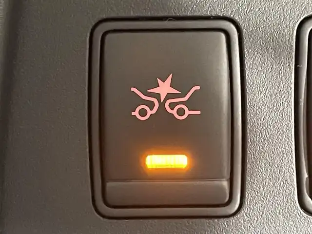 日産 セレナ ハイウェイスター Vセレ+SaftyⅡ 大阪府 2016(平28)年 5.9万km ブリリアントホワイトパール 純正ナビ（フルセグTV/DVD/CD/Bluetooth） 衝突軽減B レーンアシスト ３６０カメラ 両側パワースライドドア クルーズコントロール クリアランスソナー リアオートエアコン ETC ドラレコ LEDライト オートライト プッシュスタート スマートキー