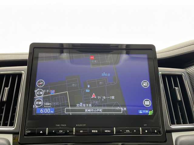 三菱 デリカＤ：５ G パワーパッケージ 宮崎県 2021(令3)年 3.6万km ウォームホワイトパール ワンオーナー/e-Assist/〇衝突軽減被害軽減ブレーキシステム（FCM)/〇車線逸脱警報システム（LDW）/〇レーダークルーズコントロールシステム（ACC)/〇オートマチックハイビーム（AHB）/〇誤発進抑制機能/純正10.1インチナビ/フルセグTV/CD/DVD/Bluetooth/HDMI/バックカメラ/両側パワースライドドア/パワーシート/シートヒーター/ステアリングヒーター/パドルシフト/電動リアゲート/純正18インチAW/LEDヘッドライト/アイドリングストップ/スマートキー×2/保証書/取扱説明書