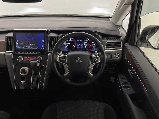 三菱 デリカＤ：５ G パワーパッケージ 宮崎県 2021(令3)年 3.6万km ウォームホワイトパール ワンオーナー/e-Assist/〇衝突軽減被害軽減ブレーキシステム（FCM)/〇車線逸脱警報システム（LDW）/〇レーダークルーズコントロールシステム（ACC)/〇オートマチックハイビーム（AHB）/〇誤発進抑制機能/純正10.1インチナビ/フルセグTV/CD/DVD/Bluetooth/HDMI/バックカメラ/両側パワースライドドア/パワーシート/シートヒーター/ステアリングヒーター/パドルシフト/電動リアゲート/純正18インチAW/LEDヘッドライト/アイドリングストップ/スマートキー×2/保証書/取扱説明書