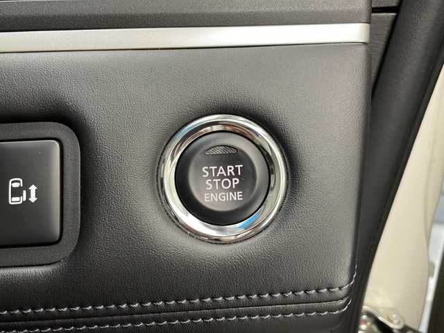 三菱 デリカＤ：５ G パワーパッケージ 宮崎県 2021(令3)年 3.6万km ウォームホワイトパール ワンオーナー/e-Assist/〇衝突軽減被害軽減ブレーキシステム（FCM)/〇車線逸脱警報システム（LDW）/〇レーダークルーズコントロールシステム（ACC)/〇オートマチックハイビーム（AHB）/〇誤発進抑制機能/純正10.1インチナビ/フルセグTV/CD/DVD/Bluetooth/HDMI/バックカメラ/両側パワースライドドア/パワーシート/シートヒーター/ステアリングヒーター/パドルシフト/電動リアゲート/純正18インチAW/LEDヘッドライト/アイドリングストップ/スマートキー×2/保証書/取扱説明書