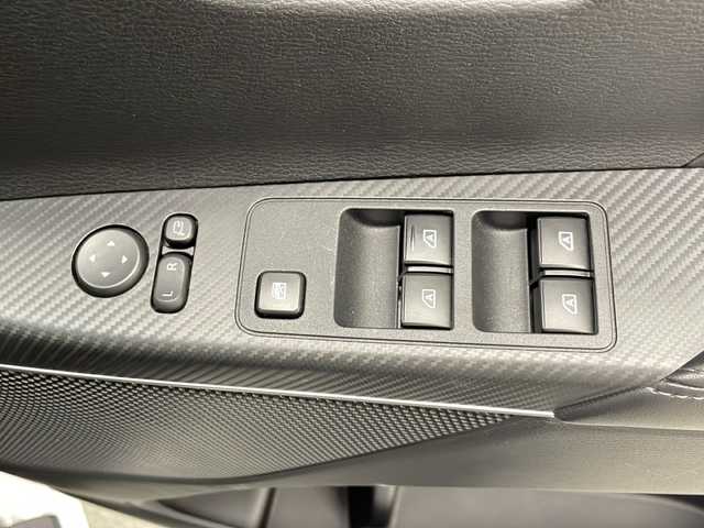 三菱 デリカＤ：５ G パワーパッケージ 宮崎県 2021(令3)年 3.6万km ウォームホワイトパール ワンオーナー/e-Assist/〇衝突軽減被害軽減ブレーキシステム（FCM)/〇車線逸脱警報システム（LDW）/〇レーダークルーズコントロールシステム（ACC)/〇オートマチックハイビーム（AHB）/〇誤発進抑制機能/純正10.1インチナビ/フルセグTV/CD/DVD/Bluetooth/HDMI/バックカメラ/両側パワースライドドア/パワーシート/シートヒーター/ステアリングヒーター/パドルシフト/電動リアゲート/純正18インチAW/LEDヘッドライト/アイドリングストップ/スマートキー×2/保証書/取扱説明書