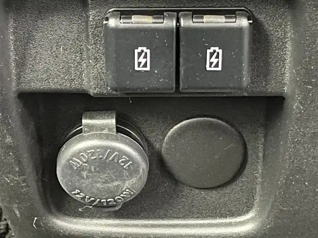 スズキ スペーシア ギア HYBRID XZ 千葉県 2020(令2)年 5万km クールカーキパールメタリック/ガンメタリック2トーン 禁煙車　/衝突軽減システム　/純正８型ナビ　/　　フルセグＴＶ　ＢＴ　ＣＤ　ＤＶＤ　/両側電動スライドドア　/ＥＴＣ　/シートヒーター　/車線逸脱警報　/コーナーセンサー　/追従クルーズコントロール　/ＬＥＤヘッドライト/プッシュスタート/スマートキー/ステアリングリモコン