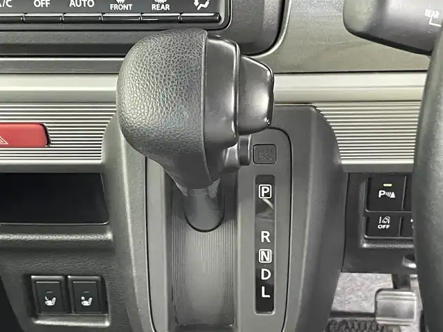 スズキ スペーシア ギア HYBRID XZ 千葉県 2020(令2)年 5万km クールカーキパールメタリック/ガンメタリック2トーン 禁煙車　/衝突軽減システム　/純正８型ナビ　/　　フルセグＴＶ　ＢＴ　ＣＤ　ＤＶＤ　/両側電動スライドドア　/ＥＴＣ　/シートヒーター　/車線逸脱警報　/コーナーセンサー　/追従クルーズコントロール　/ＬＥＤヘッドライト/プッシュスタート/スマートキー/ステアリングリモコン