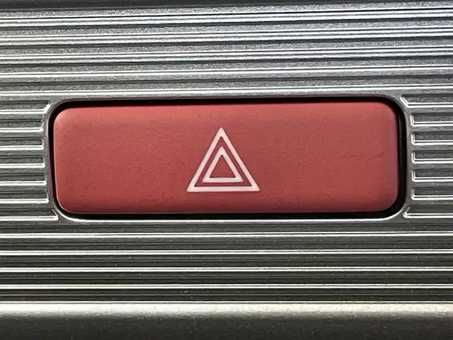 スズキ スペーシア ギア HYBRID XZ 千葉県 2020(令2)年 5万km クールカーキパールメタリック/ガンメタリック2トーン 禁煙車　/衝突軽減システム　/純正８型ナビ　/　　フルセグＴＶ　ＢＴ　ＣＤ　ＤＶＤ　/両側電動スライドドア　/ＥＴＣ　/シートヒーター　/車線逸脱警報　/コーナーセンサー　/追従クルーズコントロール　/ＬＥＤヘッドライト/プッシュスタート/スマートキー/ステアリングリモコン