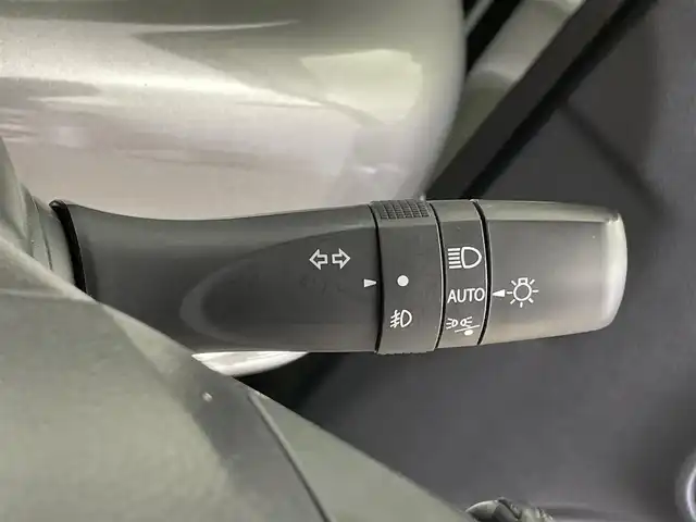 スズキ スペーシア ギア HYBRID XZ 千葉県 2020(令2)年 5万km クールカーキパールメタリック/ガンメタリック2トーン 禁煙車　/衝突軽減システム　/純正８型ナビ　/　　フルセグＴＶ　ＢＴ　ＣＤ　ＤＶＤ　/両側電動スライドドア　/ＥＴＣ　/シートヒーター　/車線逸脱警報　/コーナーセンサー　/追従クルーズコントロール　/ＬＥＤヘッドライト/プッシュスタート/スマートキー/ステアリングリモコン