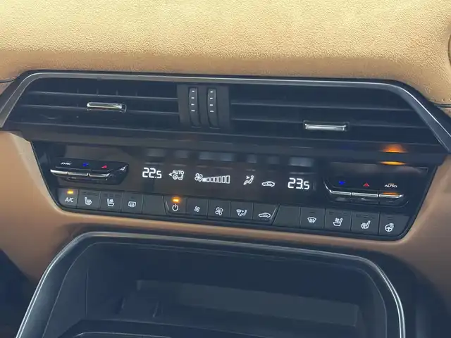 マツダ ＣＸ－６０ XD HV プレミアムスポーツ 三重県 2023(令5)年 2万km ロジウムホワイトプレミアムメタリック ディーゼルターボ・マイルドハイブリッド/4WD/MTモード付8AT/12.3インチナビ/（FM/AM/Bluetooth/USB/CarPlay/AndroidAuto/TV/HDMI）/360°ビュー・モニター/BOSEサウンドシステム（12スピーカー）/ドライブレコーダー前後/i-ACTIVSENSE/・スマートブレーキサポート/・レーダークルーズコントロール/・クルージング&トラフィックサポート/・ドライバー異常時対応システム/・ドライバーモニタリング/・レーンキープアシストシステム/・ブラインドスポットモニタリング/・クロストラフィックアラート（前後）/・パーキングセンサー（前後）/・ヒルディセントコントロール/・【DOP】ドライビングサポートプラス（急アクセル加速抑制機能）/など/装備/・パノラマサンルーフ/・茶革シート/・シートヒーター（D/N/2nd左右）＆ベンチレーション（D/N）/・ステアリングヒーター/・10wayパワーシート（Dメモリー付/N）/・ハンズフリーパワーリフトゲート/・ドライバーパーソナライズ/・アクティブドライビングディスプレイ/・150W電源/・ワイヤレス充電/・左右独立オートエアコン/・純正20inAW/・スマートキーx2＋DSP用x1/など