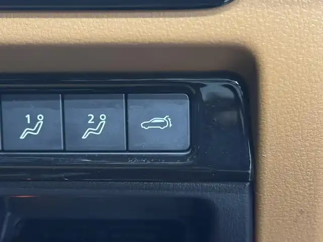 マツダ ＣＸ－６０ XD HV プレミアムスポーツ 三重県 2023(令5)年 2万km ロジウムホワイトプレミアムメタリック ディーゼルターボ・マイルドハイブリッド/4WD/MTモード付8AT/12.3インチナビ/（FM/AM/Bluetooth/USB/CarPlay/AndroidAuto/TV/HDMI）/360°ビュー・モニター/BOSEサウンドシステム（12スピーカー）/ドライブレコーダー前後/i-ACTIVSENSE/・スマートブレーキサポート/・レーダークルーズコントロール/・クルージング&トラフィックサポート/・ドライバー異常時対応システム/・ドライバーモニタリング/・レーンキープアシストシステム/・ブラインドスポットモニタリング/・クロストラフィックアラート（前後）/・パーキングセンサー（前後）/・ヒルディセントコントロール/・【DOP】ドライビングサポートプラス（急アクセル加速抑制機能）/など/装備/・パノラマサンルーフ/・茶革シート/・シートヒーター（D/N/2nd左右）＆ベンチレーション（D/N）/・ステアリングヒーター/・10wayパワーシート（Dメモリー付/N）/・ハンズフリーパワーリフトゲート/・ドライバーパーソナライズ/・アクティブドライビングディスプレイ/・150W電源/・ワイヤレス充電/・左右独立オートエアコン/・純正20inAW/・スマートキーx2＋DSP用x1/など