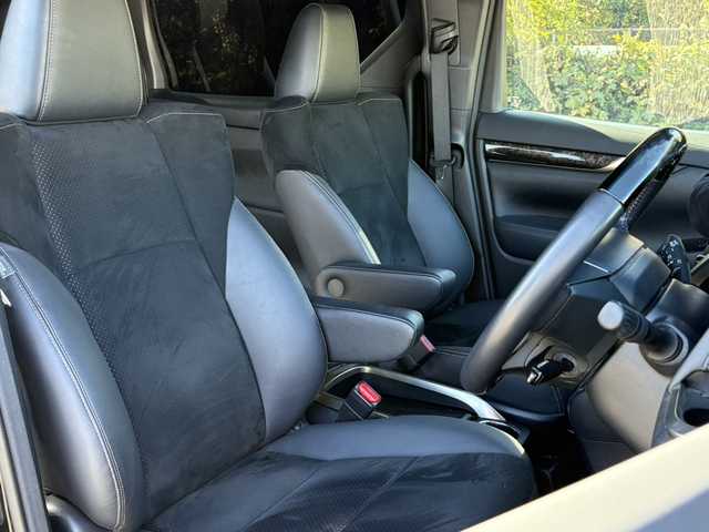 トヨタ アルファード S タイプゴールドⅢ 大分県 2022(令4)年 2.3万km ブラック 両側パワースライドドア /純正メモリーナビ/バックカメラ/フルセグ /Bluetooth/CD/DVDデッキ/ハーフレザーシート/ビルトインETC/オットマンシート/前後クリアランスソナー/純正3眼LEDヘッドライト/シーケンシャルウインカー/アダプティブクルーズコントロール/レーンキープアシスト/スマートキー/エンジンプッシュスタート/純正18インチアルミホイール