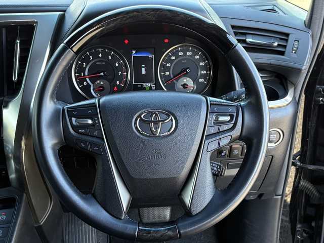 トヨタ アルファード S タイプゴールドⅢ 大分県 2022(令4)年 2.3万km ブラック 両側パワースライドドア /純正メモリーナビ/バックカメラ/フルセグ /Bluetooth/CD/DVDデッキ/ハーフレザーシート/ビルトインETC/オットマンシート/前後クリアランスソナー/純正3眼LEDヘッドライト/シーケンシャルウインカー/アダプティブクルーズコントロール/レーンキープアシスト/スマートキー/エンジンプッシュスタート/純正18インチアルミホイール