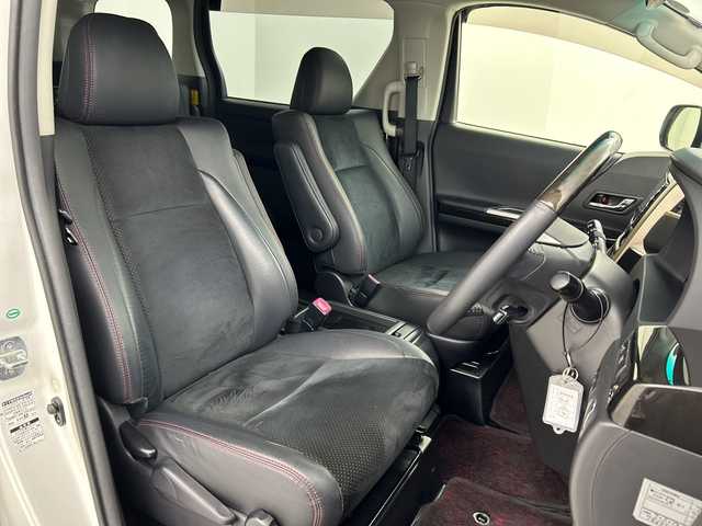 トヨタ ヴェルファイア 2．4Z ゴールデンアイズ 福島県 2013(平25)年 8万km ホワイトパールクリスタルシャイン /禁煙車//４WD//スマートキー//スペアキー//クルーズコントロール//純正ナビ//Bluetooth//フルセグテレビ//純正フリップダウンモニター//電動リアゲート//純正フロアマット//ハーフレザーシート//純正アルミホイール//横滑り防止装置//コーナーセンサー(前後)//オートライト//カーテンエアバック//ビルトインETC