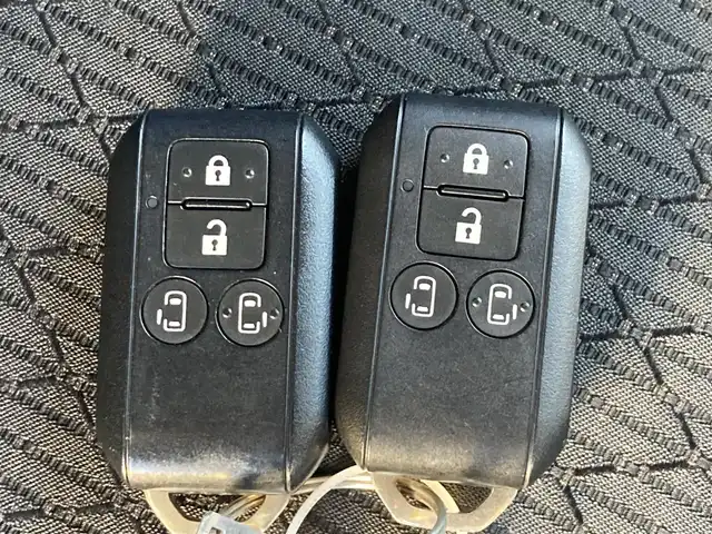 スズキ スペーシア カスタム HYBRID XS 静岡県 2018(平30)年 9.3万km ブルーイッシュブラックパール3 (株)IDOMが運営する【じしゃロン焼津店】の自社ローン対象車両になります。こちらは現金ご利用時の価格です。/自社ローンご希望の方は別途その旨お申付け下さい。　/社外ＳＤナビ/（フルセグＴＶ/Ｂｌｕｅｔｏｏｔｈ接続/ＣＤ/ＤＶＤ）/両側パワースライドドア/衝突軽減ブレーキ/バックカメラ/運転席シートヒーター/ＥＴＣ/ＬＥＤヘッドライト/オートライト/プッシュスタート＆スマートキー