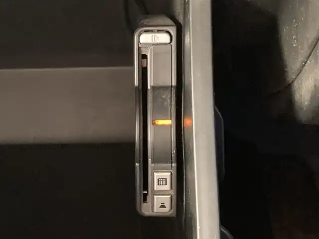 スズキ スペーシア カスタム HYBRID XS 静岡県 2018(平30)年 9.3万km ブルーイッシュブラックパール3 (株)IDOMが運営する【じしゃロン焼津店】の自社ローン対象車両になります。こちらは現金ご利用時の価格です。/自社ローンご希望の方は別途その旨お申付け下さい。　/社外ＳＤナビ/（フルセグＴＶ/Ｂｌｕｅｔｏｏｔｈ接続/ＣＤ/ＤＶＤ）/両側パワースライドドア/衝突軽減ブレーキ/バックカメラ/運転席シートヒーター/ＥＴＣ/ＬＥＤヘッドライト/オートライト/プッシュスタート＆スマートキー