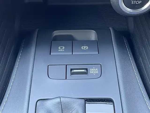 トヨタ ハリアー Z 愛媛県 2021(令3)年 1.6万km ブラック 純正12.3インチナビ/（Bluetooth/フルセグテレビ/メモリナビ）/全方位カメラ/ＥＴＣ２．０/パワーシート/電動リアゲート/アダプティブクルーズコントロール/コーナーセンサー/ABS/横滑り防止装置/レーンキープアシスト/盗難防止装置/衝突被害軽減システム/オートライト/ＬＥＤヘッドライト/純正アルミホイール19インチ/純正フロアマット/スマートキー/スペアキー