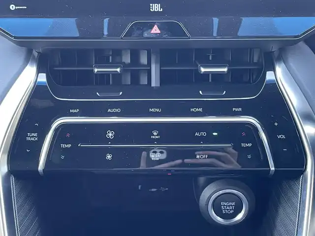 トヨタ ハリアー Z 愛媛県 2021(令3)年 1.6万km ブラック 純正12.3インチナビ/（Bluetooth/フルセグテレビ/メモリナビ）/全方位カメラ/ＥＴＣ２．０/パワーシート/電動リアゲート/アダプティブクルーズコントロール/コーナーセンサー/ABS/横滑り防止装置/レーンキープアシスト/盗難防止装置/衝突被害軽減システム/オートライト/ＬＥＤヘッドライト/純正アルミホイール19インチ/純正フロアマット/スマートキー/スペアキー